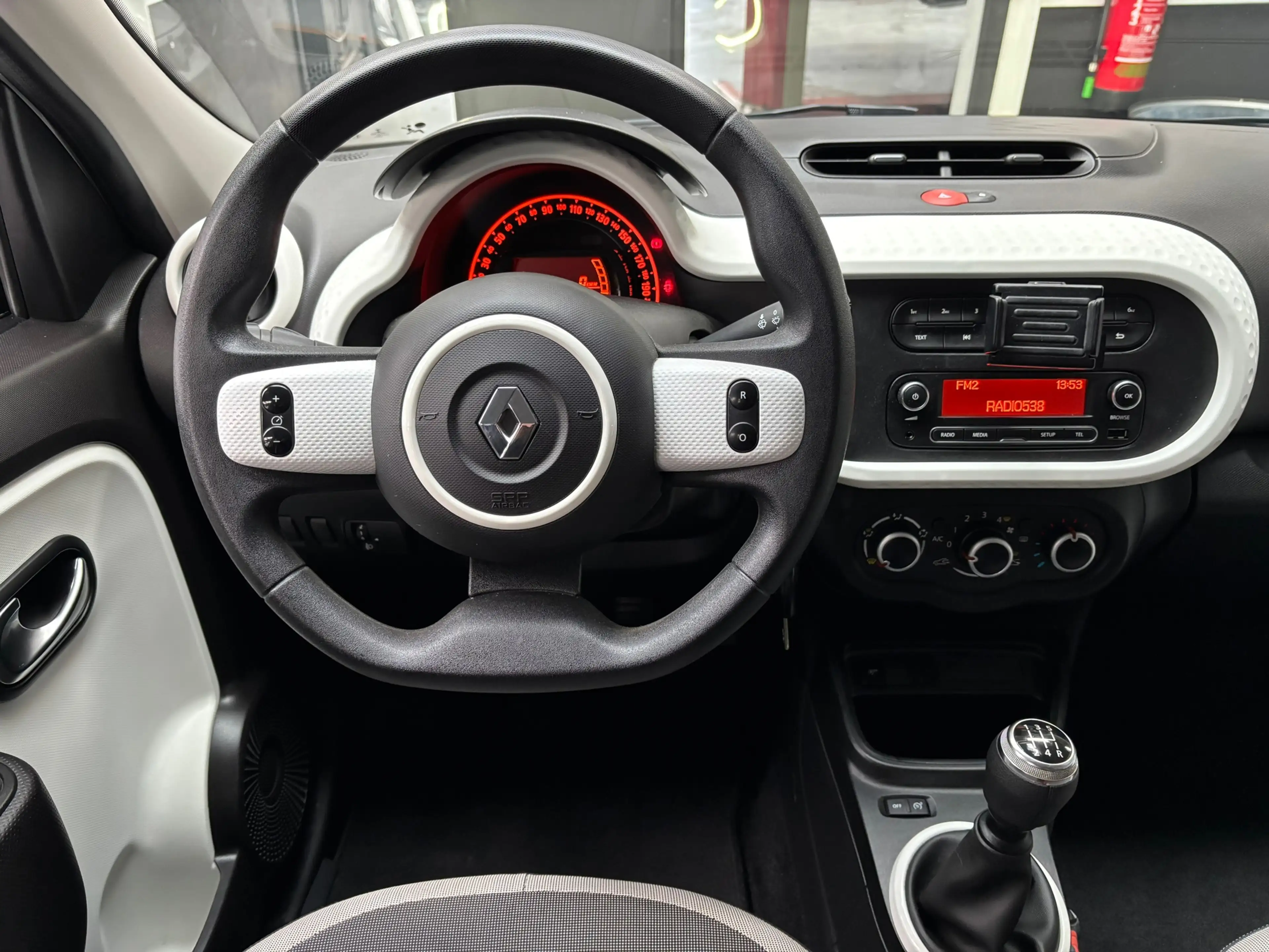 Renault Twingo 1.0 SCe Collection / Airco — photo 17