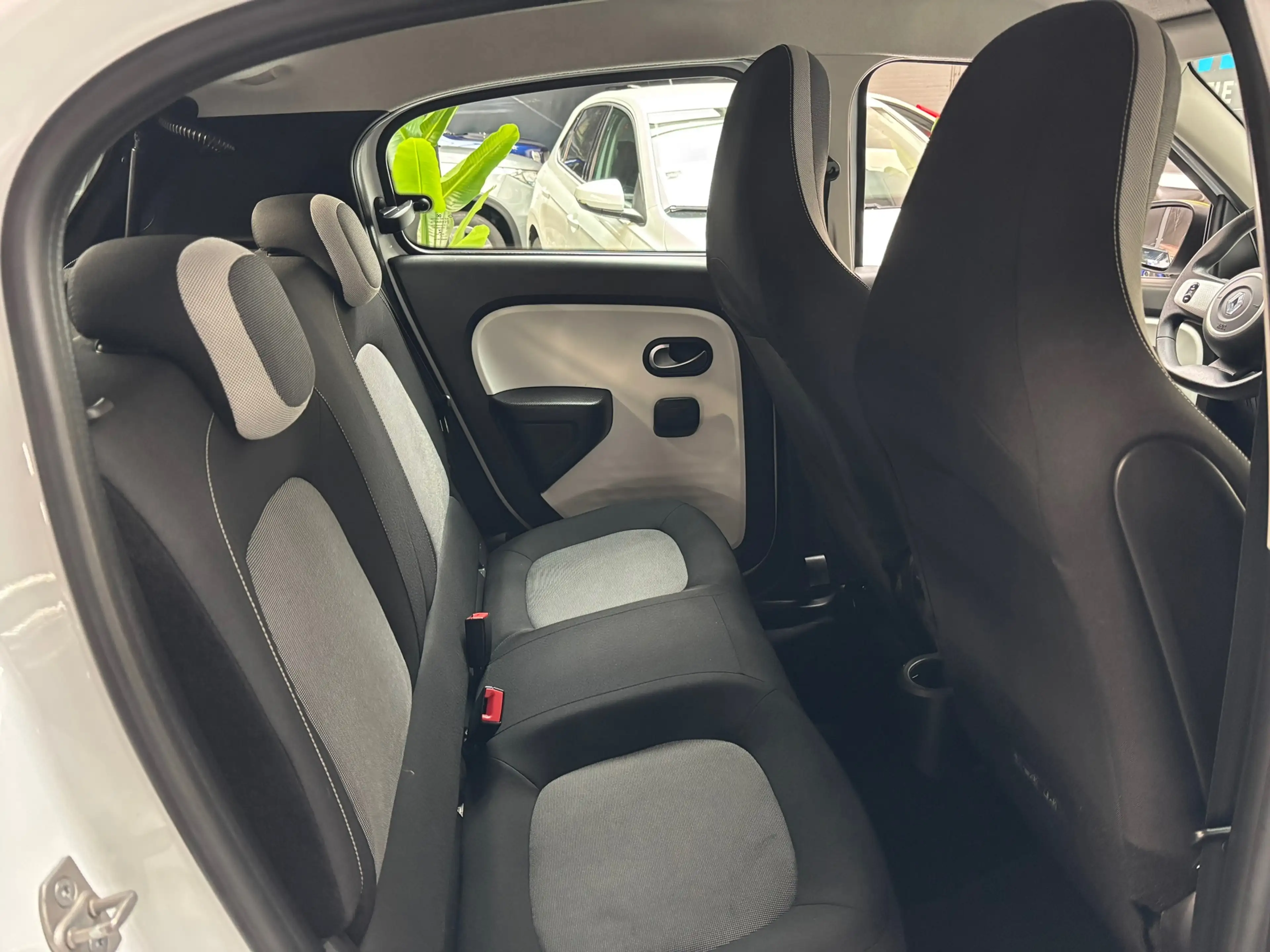 Renault Twingo 1.0 SCe Collection / Airco — photo 10