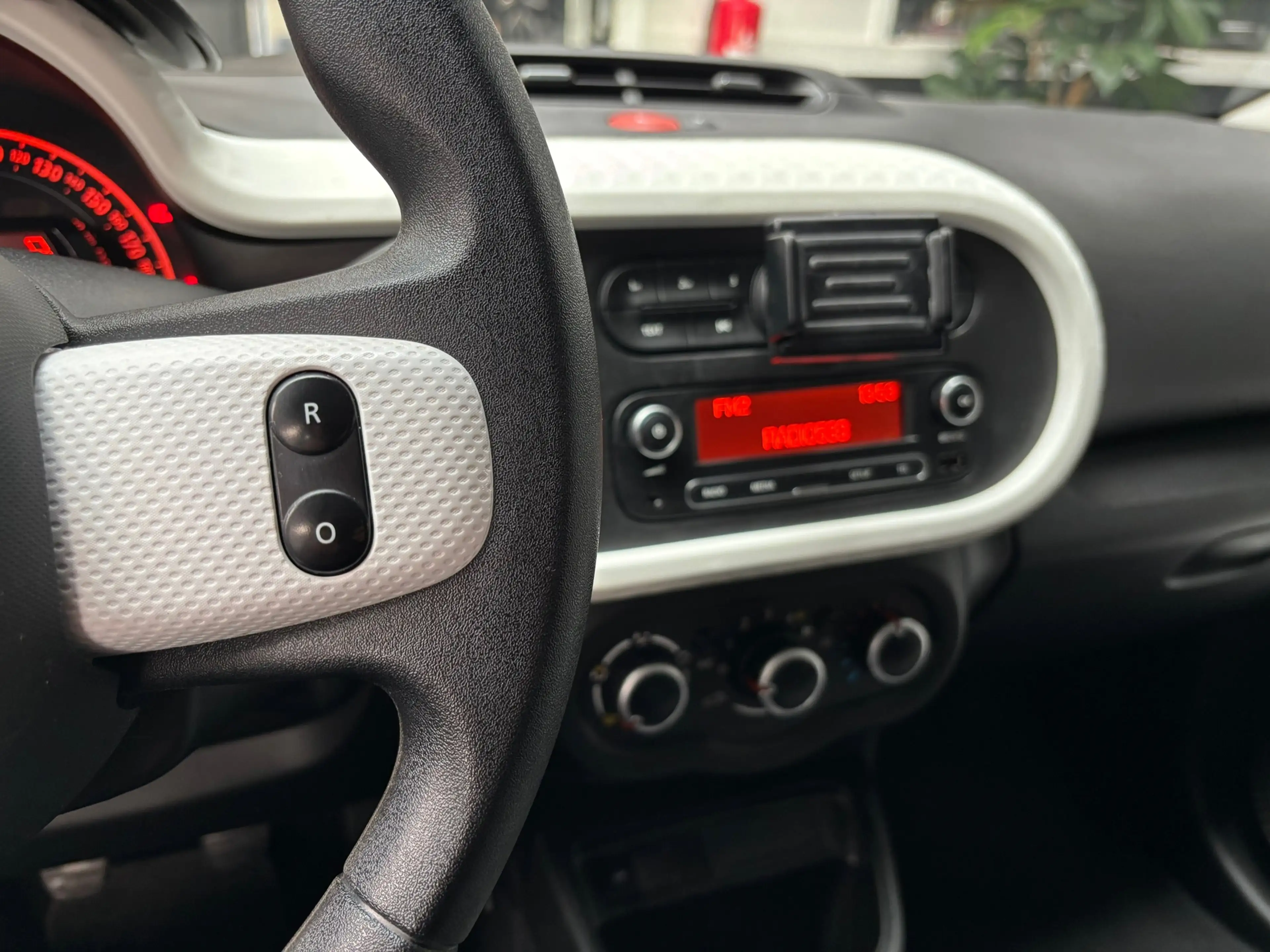 Renault Twingo 1.0 SCe Collection / Airco — photo 20