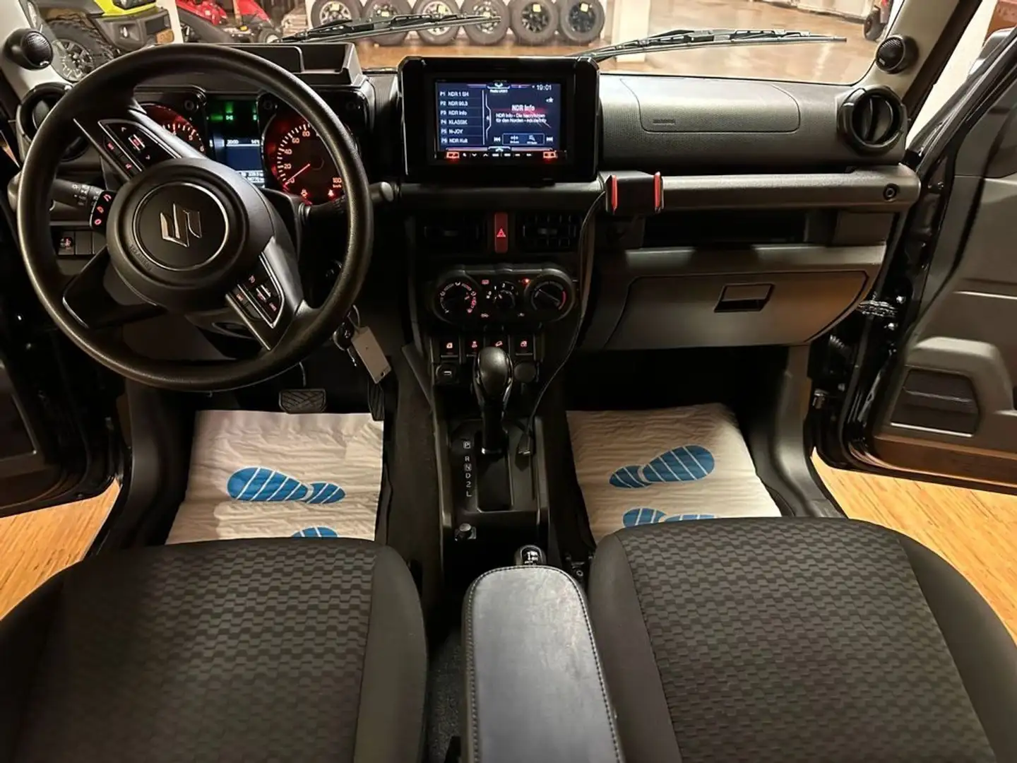 Suzuki Jimny 1.5 4AT Top Nero - 1