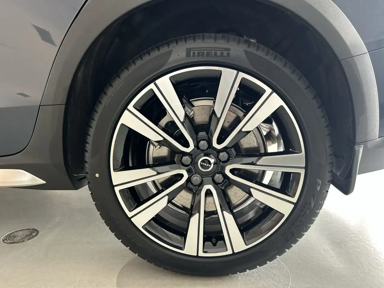 Volvo V60 Cross Country снимка Volvo V60 Cross Country