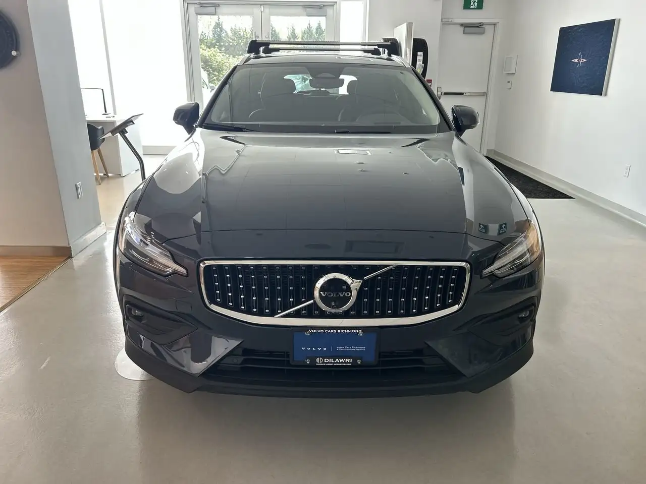 Volvo V60 Cross Country снимка Volvo V60 Cross Country