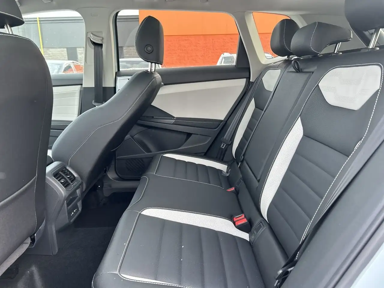 Volkswagen Taos снимка Volkswagen Taos