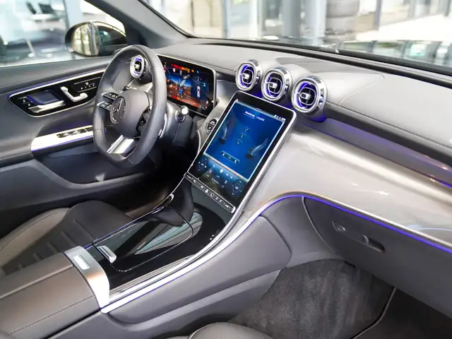Mercedes-Benz GLC view 11