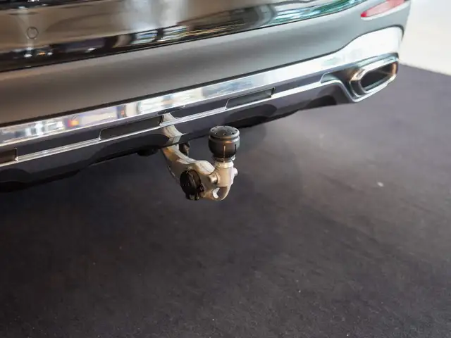 Mercedes-Benz GLC view 5