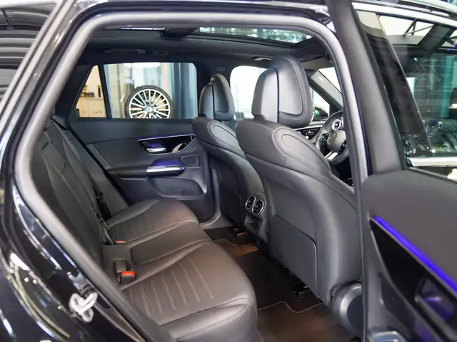 Mercedes-Benz GLC view 14