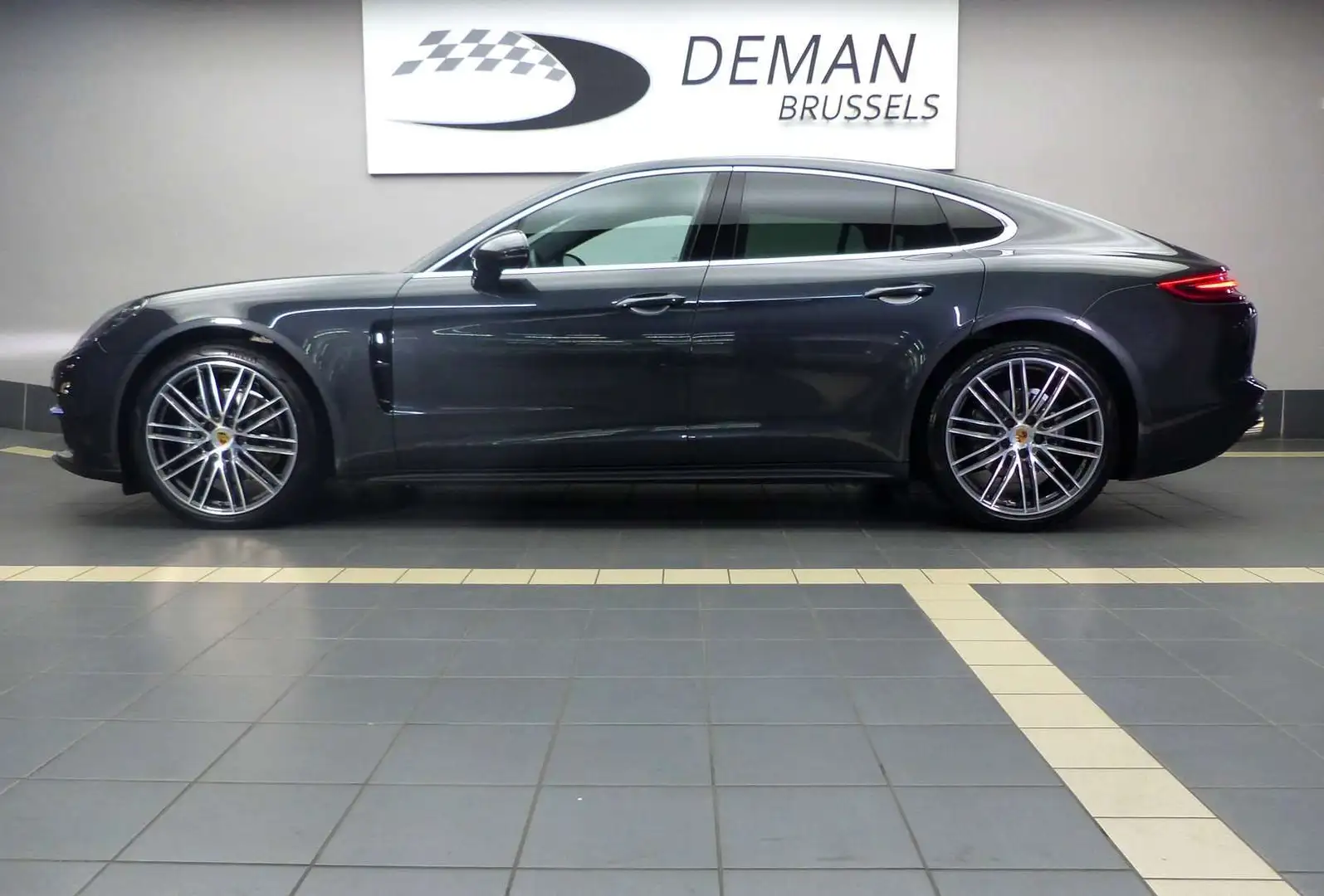 Porsche Panamera 4 *V6 Turbo PDK* Gris - 2