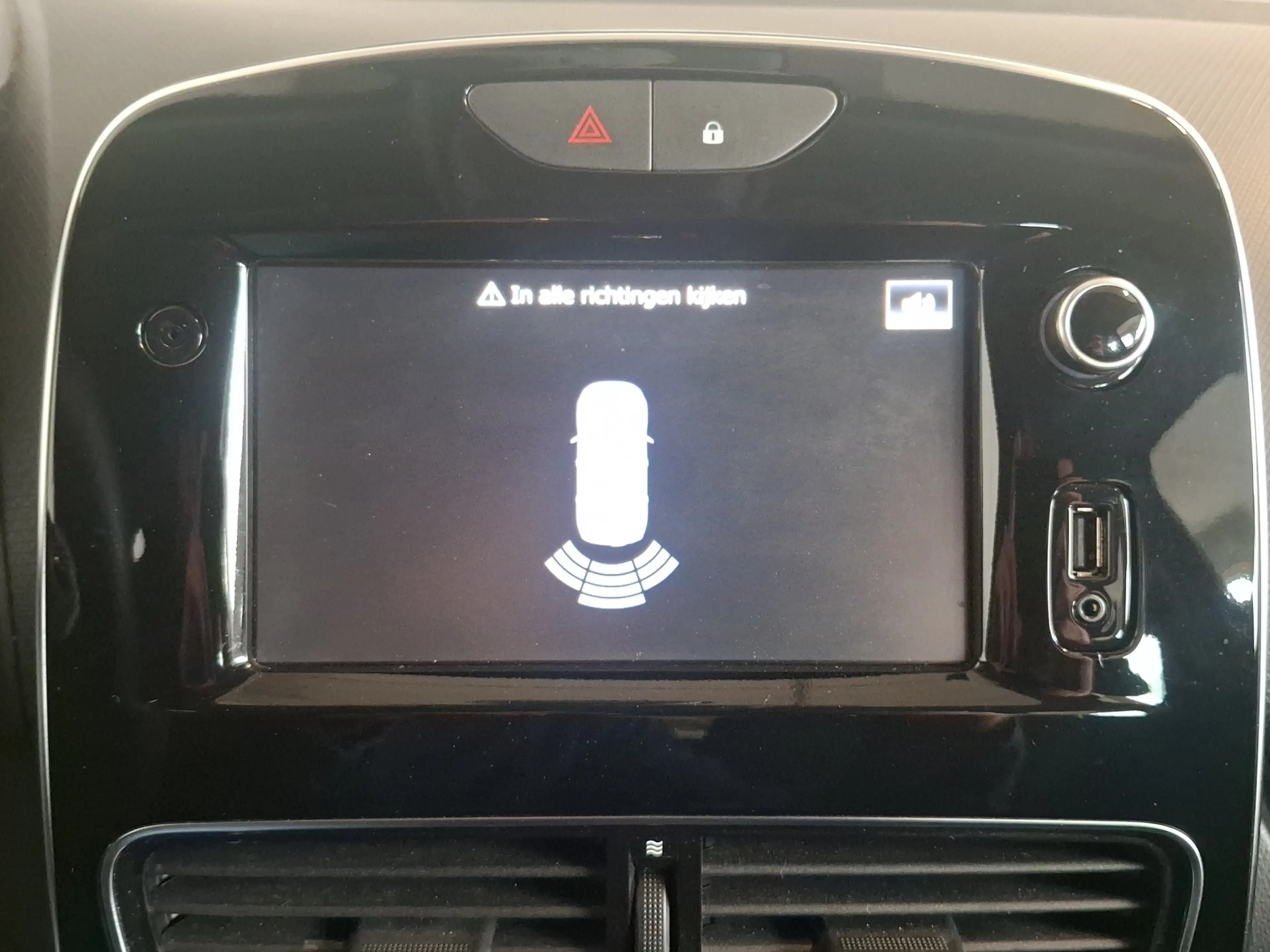 Renault Clio Grandtour 0.9 TCe Intens NAVI AIRCO PDC — photo 13