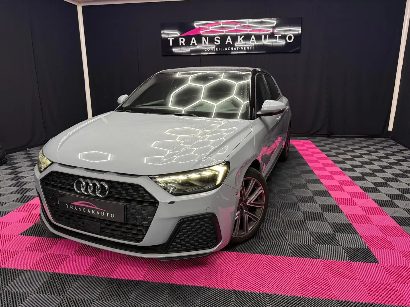 Audi A1 Sportback 30 TFSI S line/GARANTIE 12 MOIS Grau - 1