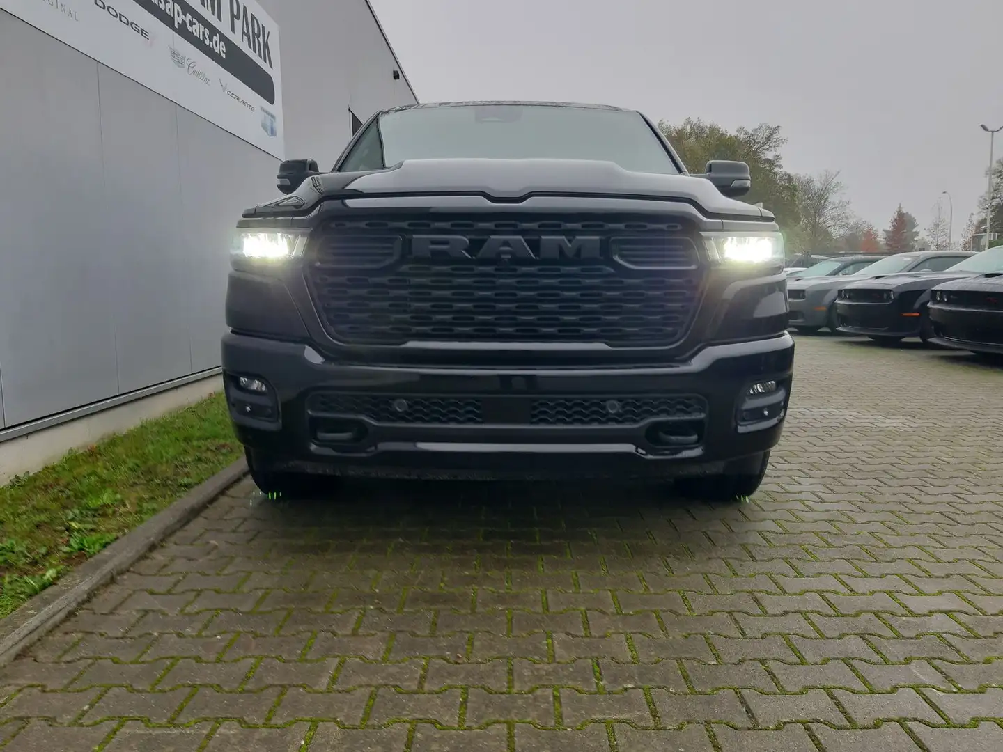 Dodge RAM 1500 CrewCab Big Horn Night 3.0i |5-Jahre-Ga Schwarz - 2