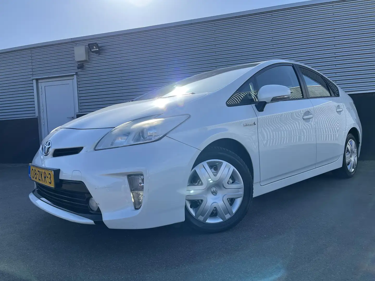 Toyota Prius 1.8 Business Navigatie, Trekhaak, Compleet Dealero Wit - 2