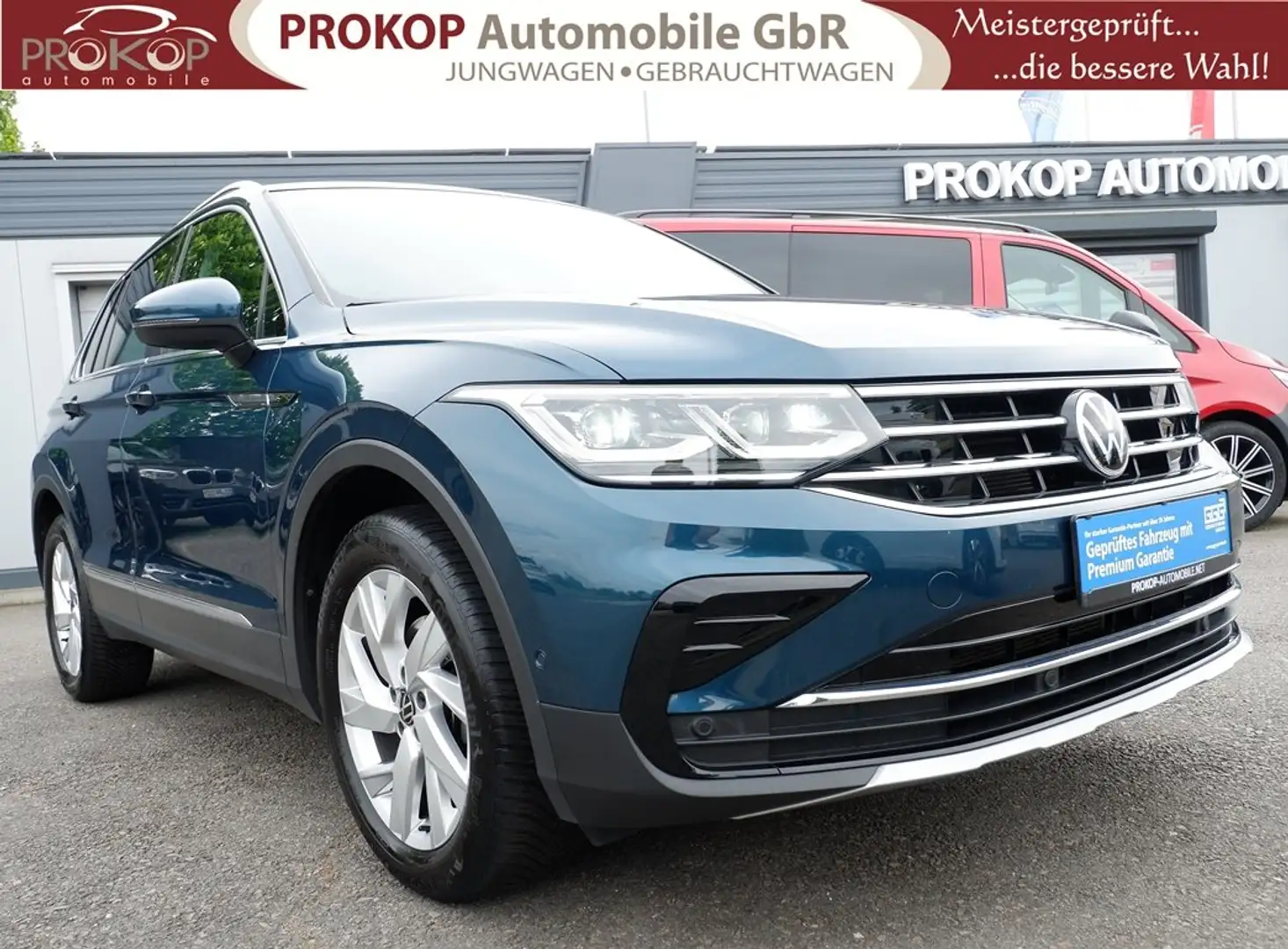 Volkswagen Tiguan Elegance DSG ACC AssistPlus Navi Matrix Pano BLIS Blauw - 2