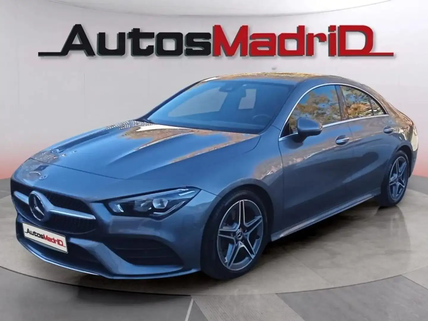 Mercedes-Benz CLA 200 200d Grau - 2