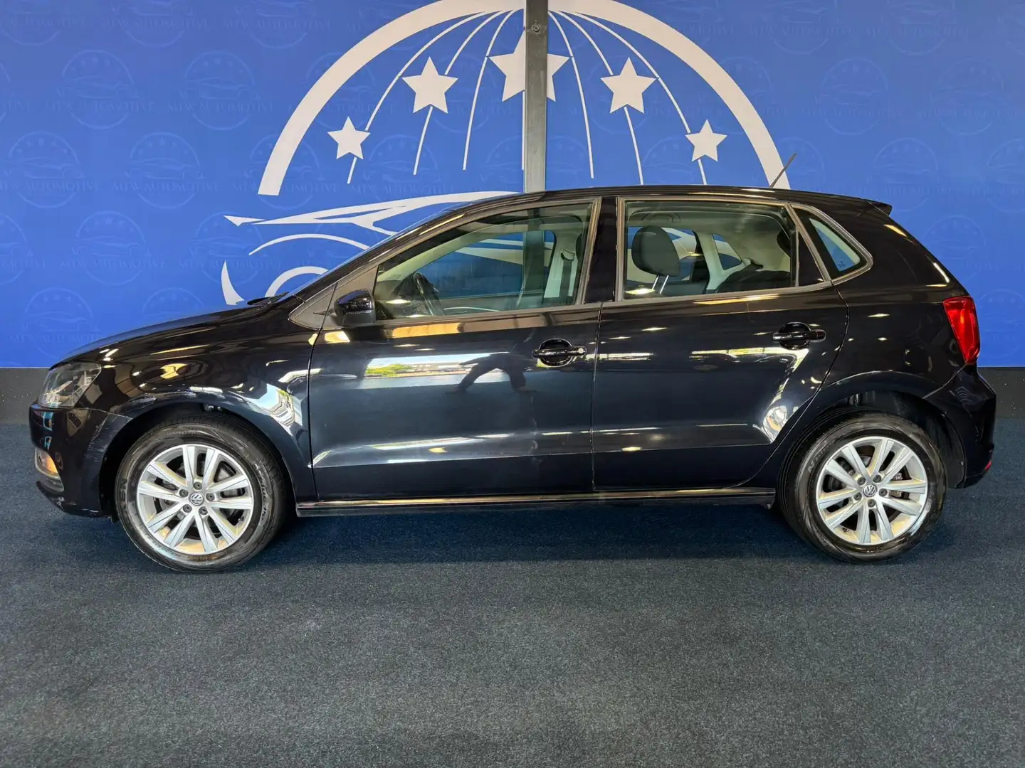 Volkswagen Polo 1.2 TSI 90-PK / HIGHLINE / DEALER ONDERHOUDEN / FU Zwart - 2