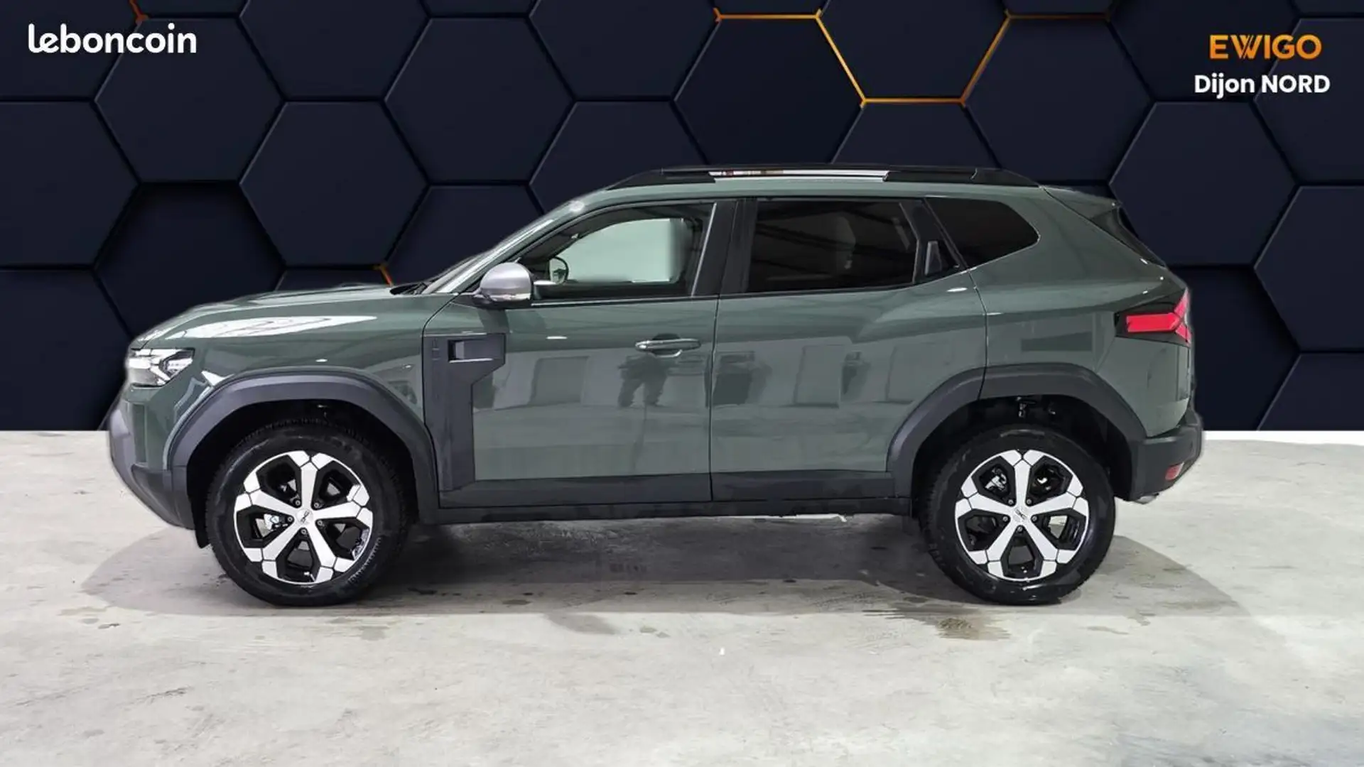 Dacia Duster NOUVEAU TCE 130ch 4X4 JOURNEY 23 352HT %2B PACK CO Groen - 2