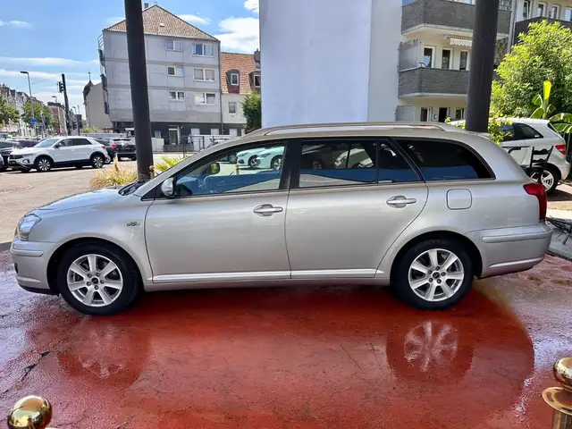Toyota Avensis view 7