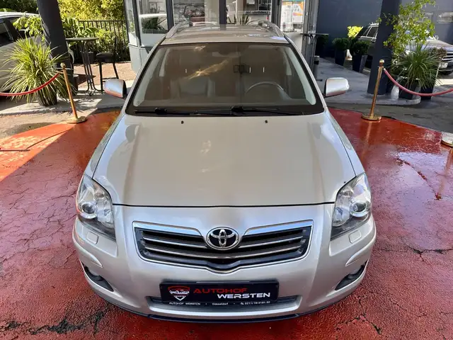 Toyota Avensis view 9