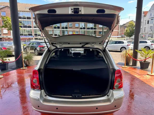 Toyota Avensis view 5