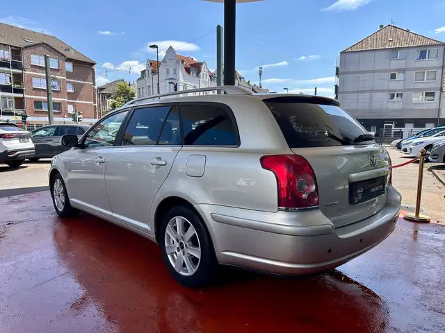 Toyota Avensis view 6