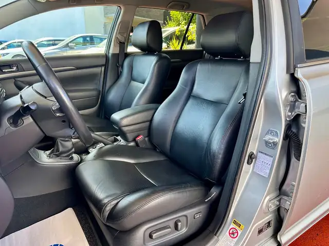 Toyota Avensis view 11