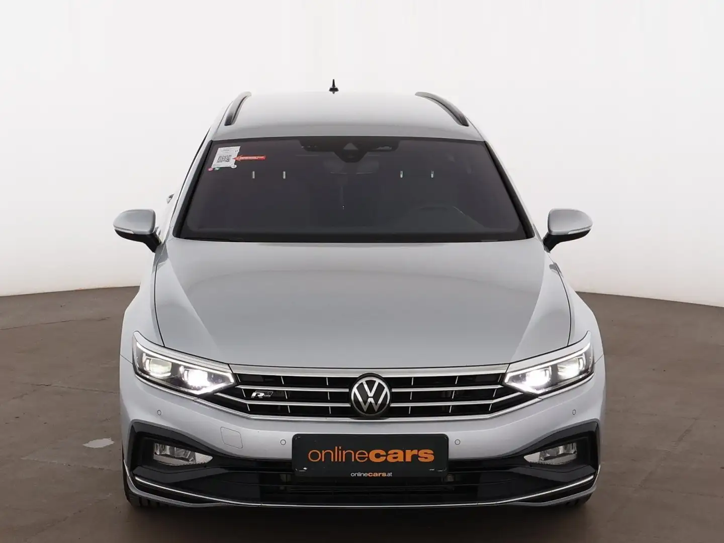 Volkswagen Passat Variant 2.0 TDI Business Aut MATRIX RADAR Silber - 2