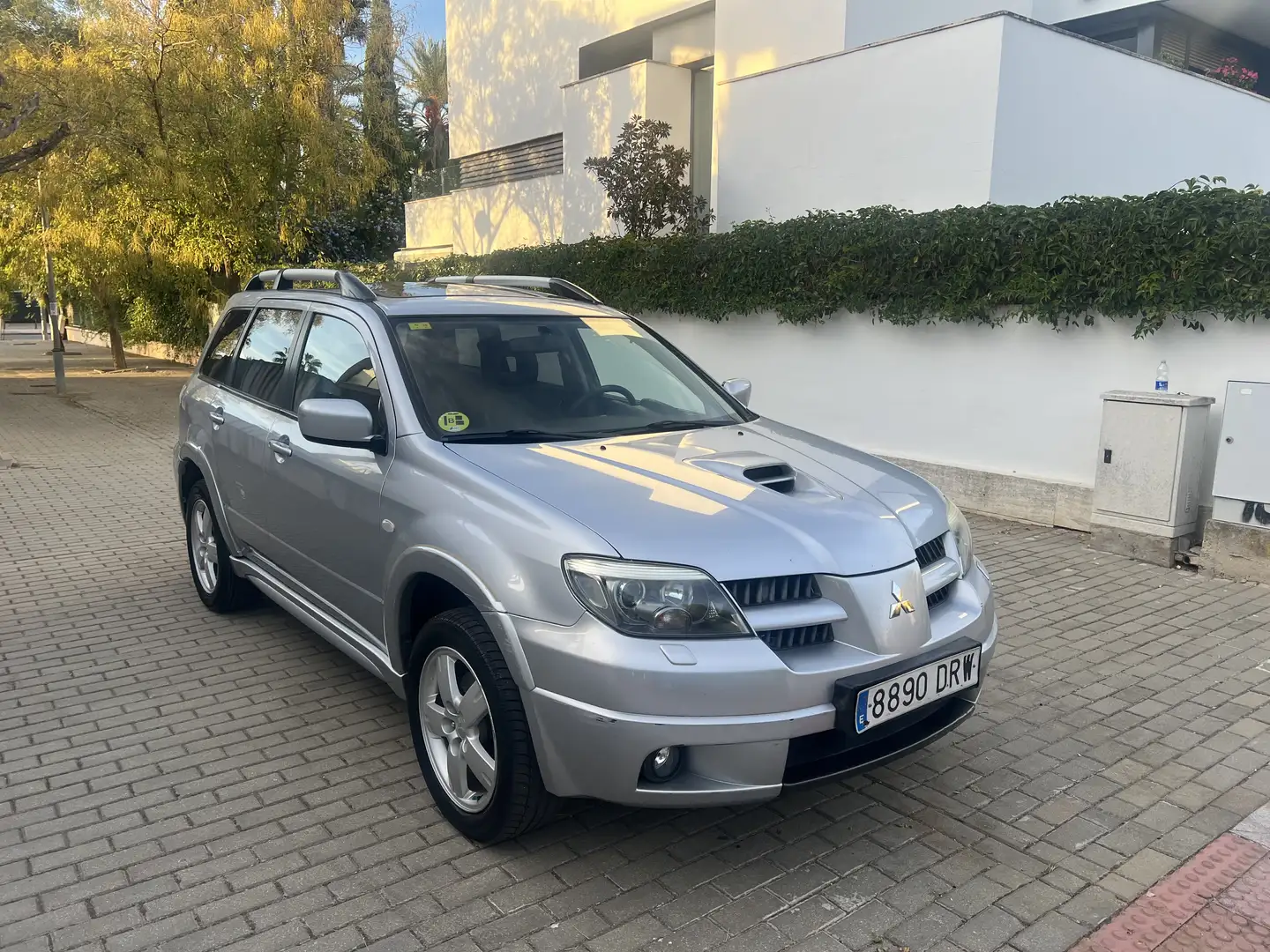 Mitsubishi Outlander 2.0 Turbo 4x4 - 2