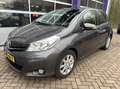 Toyota Yaris 1.3 VVT-i Aspiration * AIRCO * TREKHAAK * 5 DRS Grau - thumbnail 4
