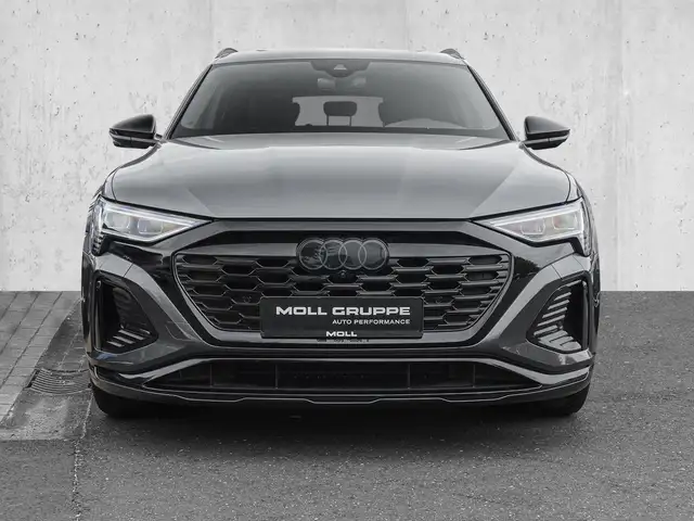 Audi Q8 E-Tron view 3