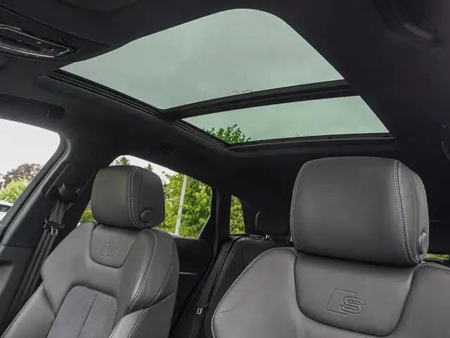 Audi Q8 E-Tron view 8