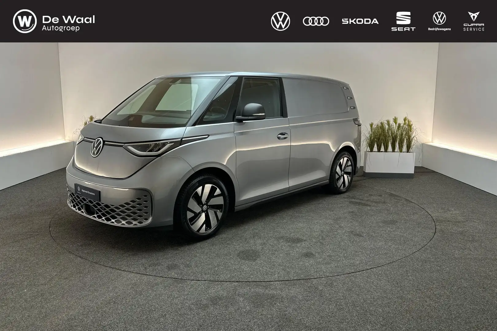 Volkswagen ID. Buzz Cargo 204pk 77 kWh | Trekhaak Zwenkbaar, 19" LM Velgen, Серебристый - 1