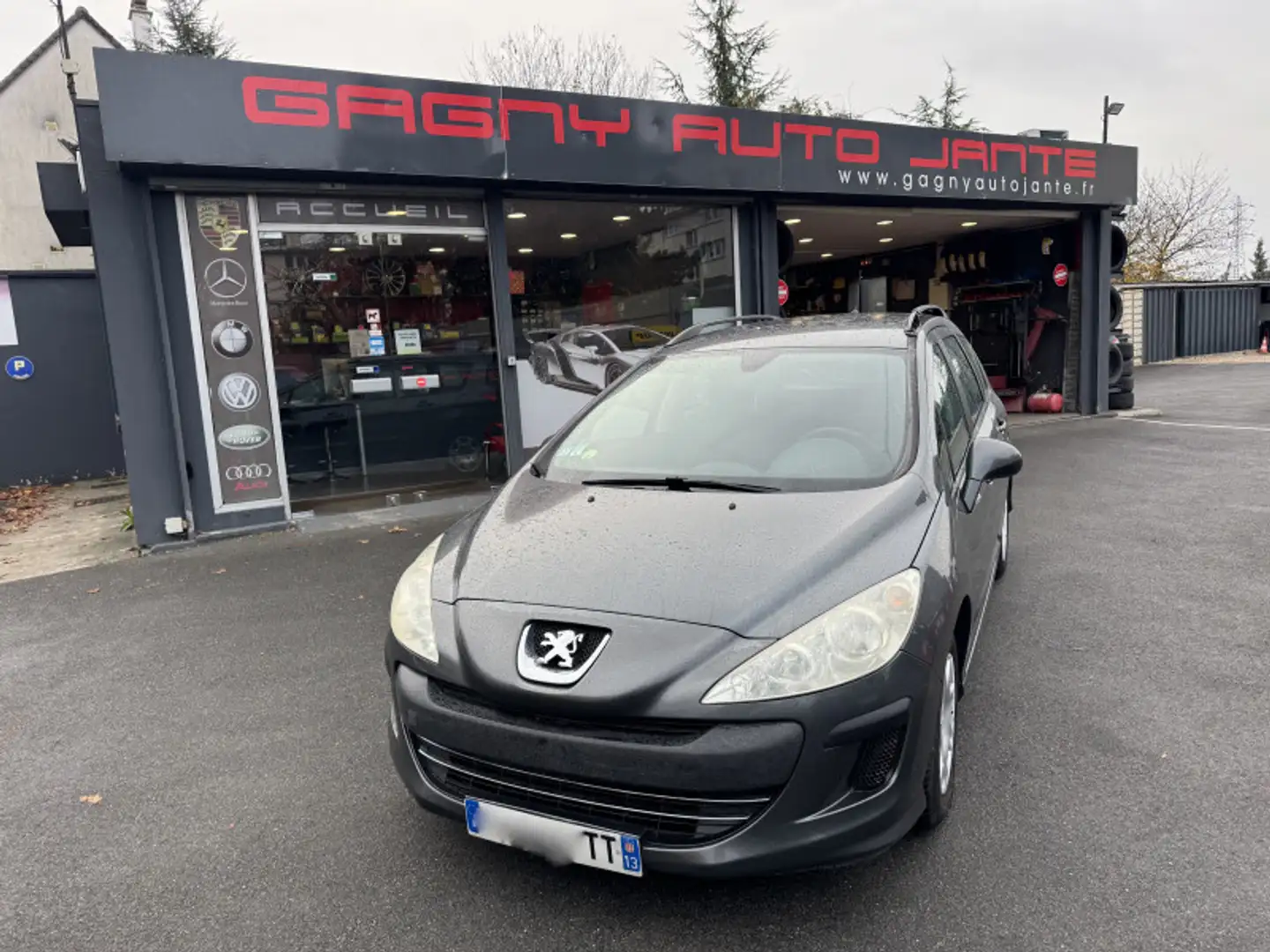 Peugeot 308 1.6 HDI90 CONFORT PACK Gris - 1