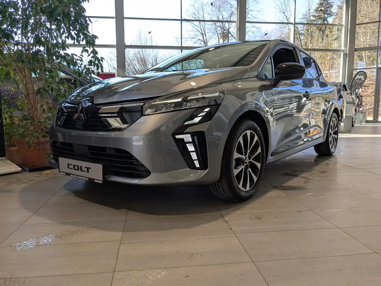 Mitsubishi Colt 1.6 l 105 kW HEV Plus Grigio - 2