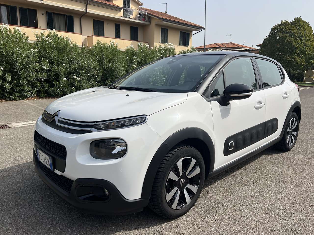 Citroen C3 1.2 puretech Shine s&s 83cv neopatentati my18