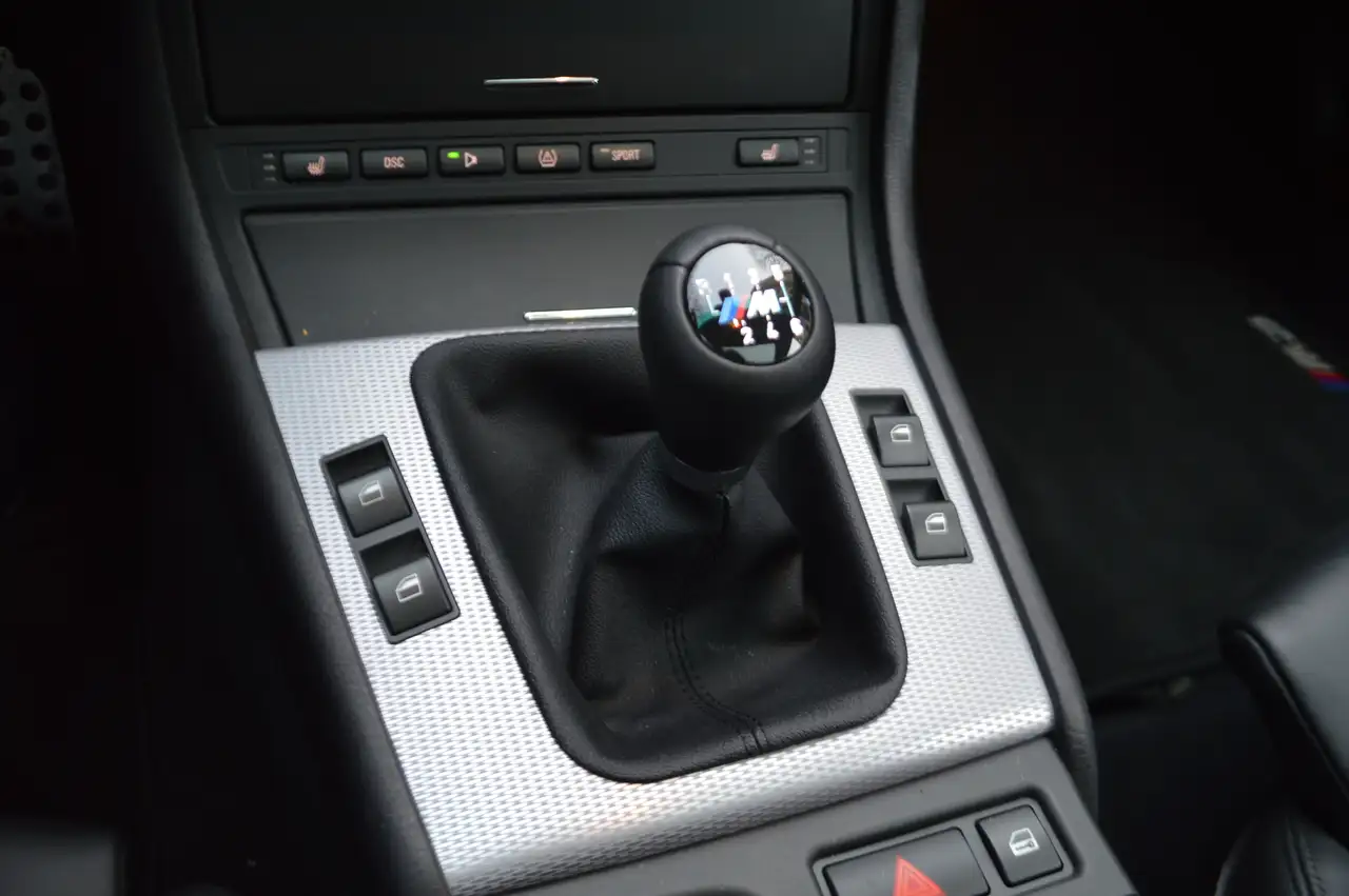 BMW 3 Series снимка BMW 3 Series