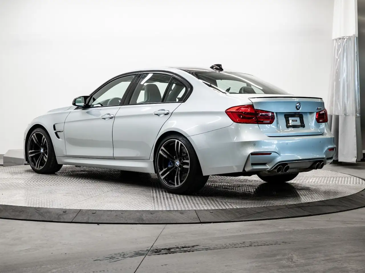 BMW M3 снимка BMW M3