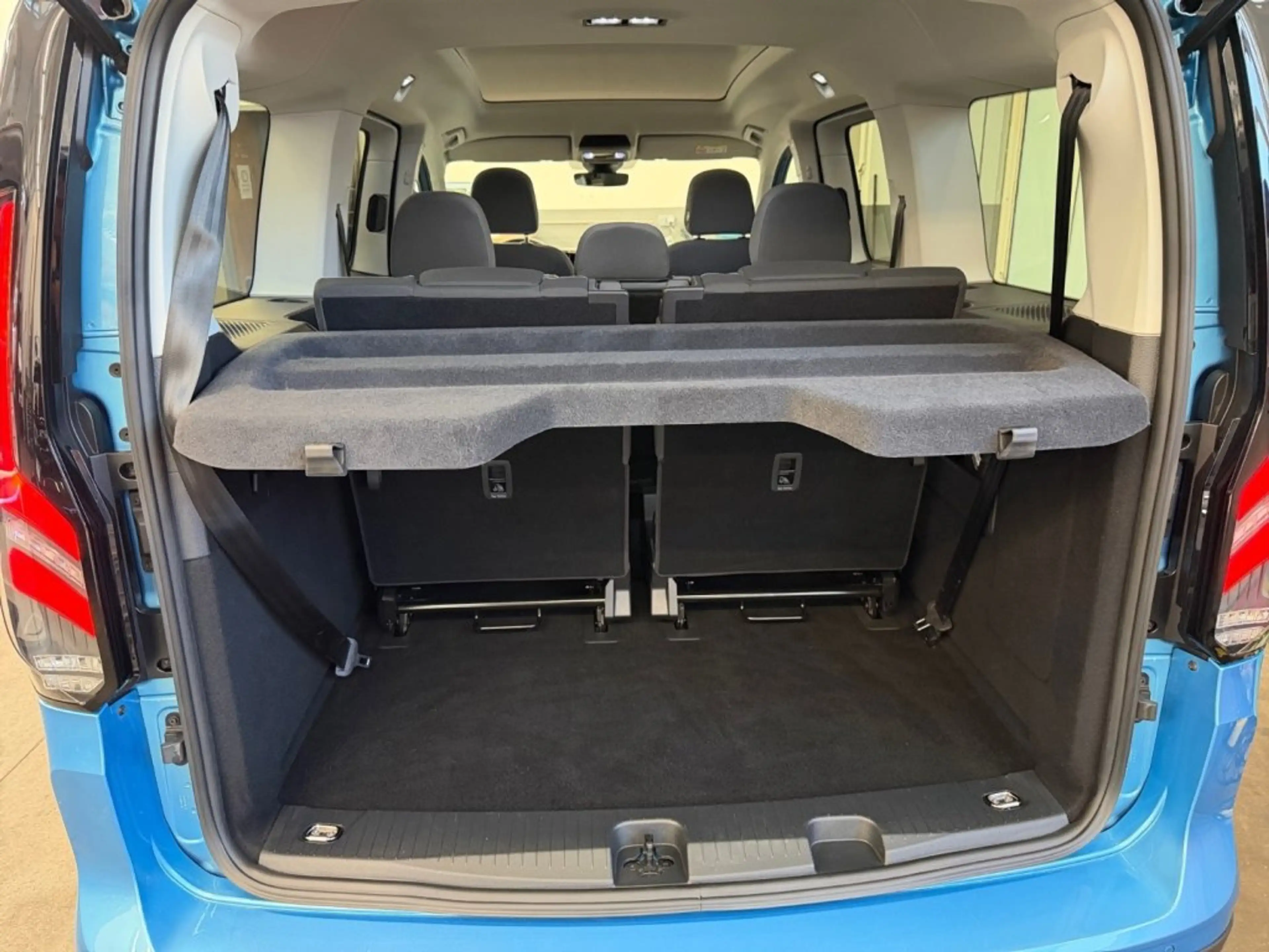 Ford Tourneo Grand Connect 2,0 EcoBlue L2 Active AWD — photo 13
