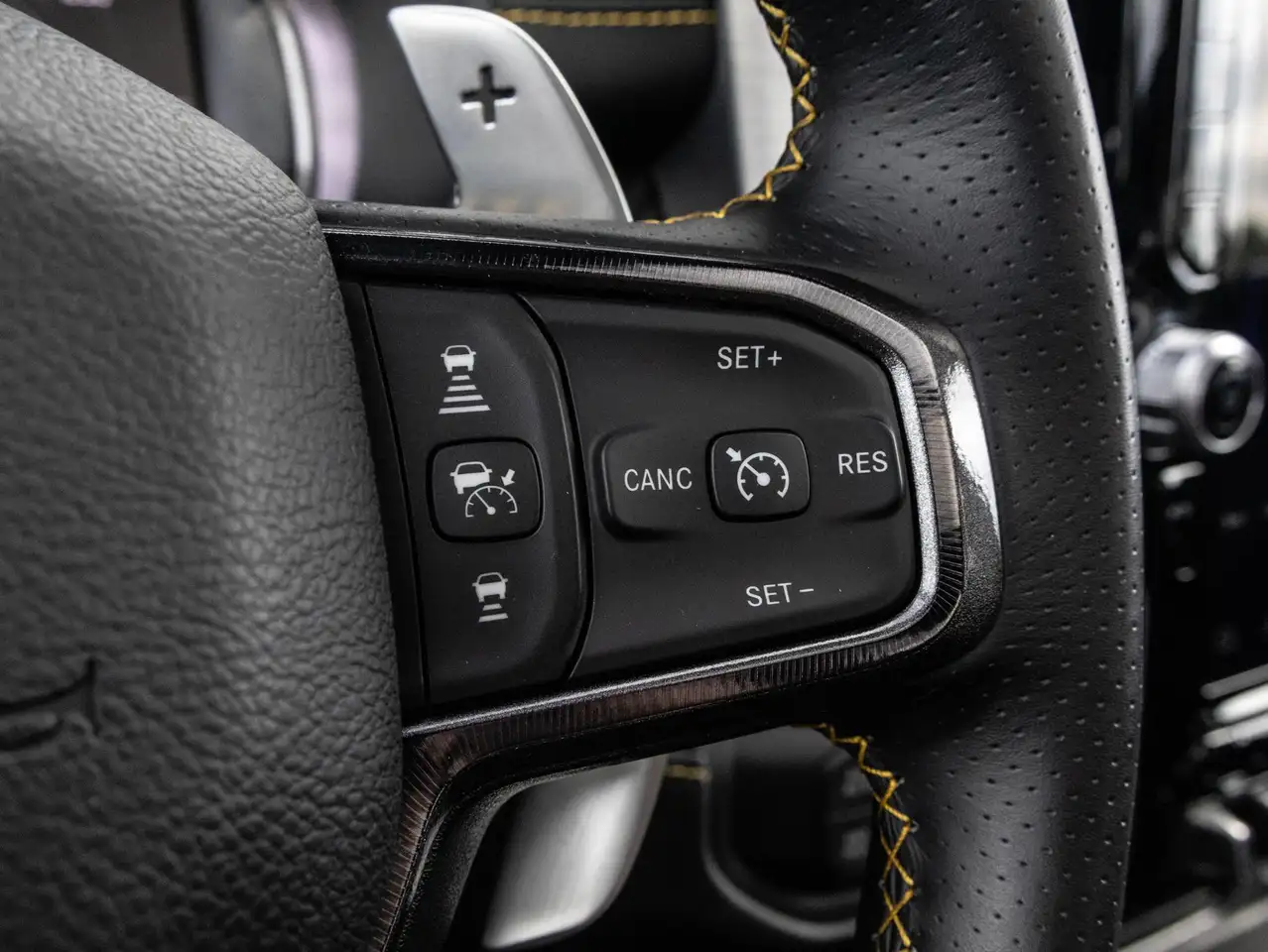 Dodge RAM 2023 — фото 10
