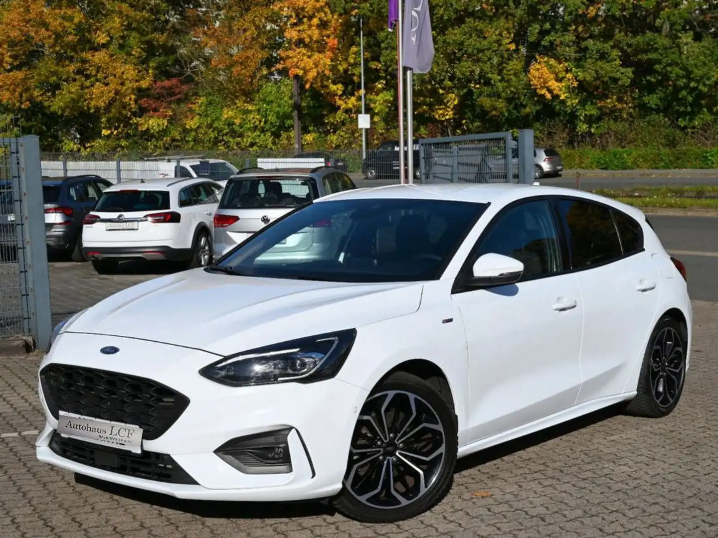Ford Focus Lim. 1.5 EcoBoost ST-Line CarPlay Cam LED Weiß - 1
