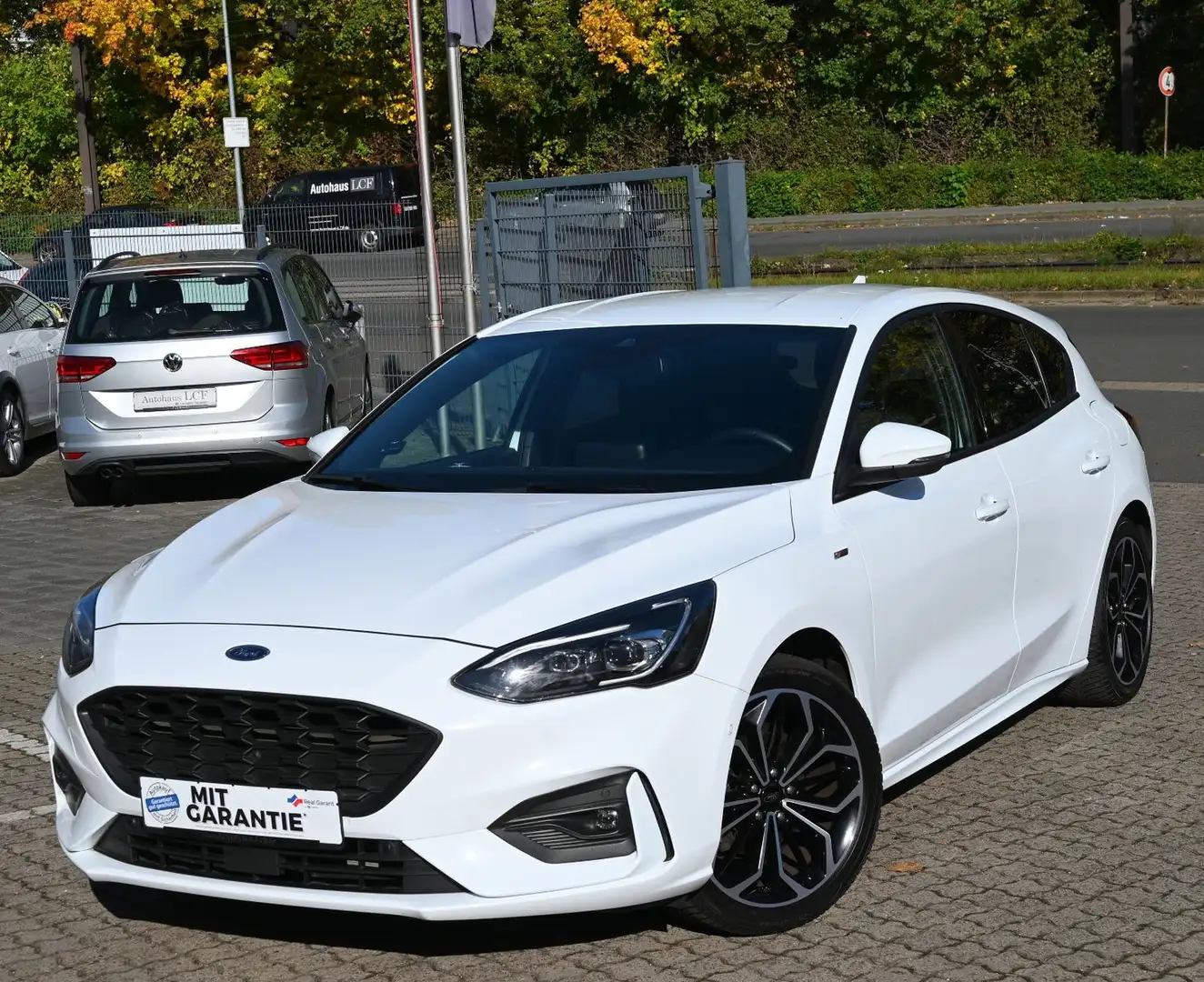 Ford Focus Lim. 1.5 EcoBoost ST-Line  CarPlay Cam LED Wit - 2