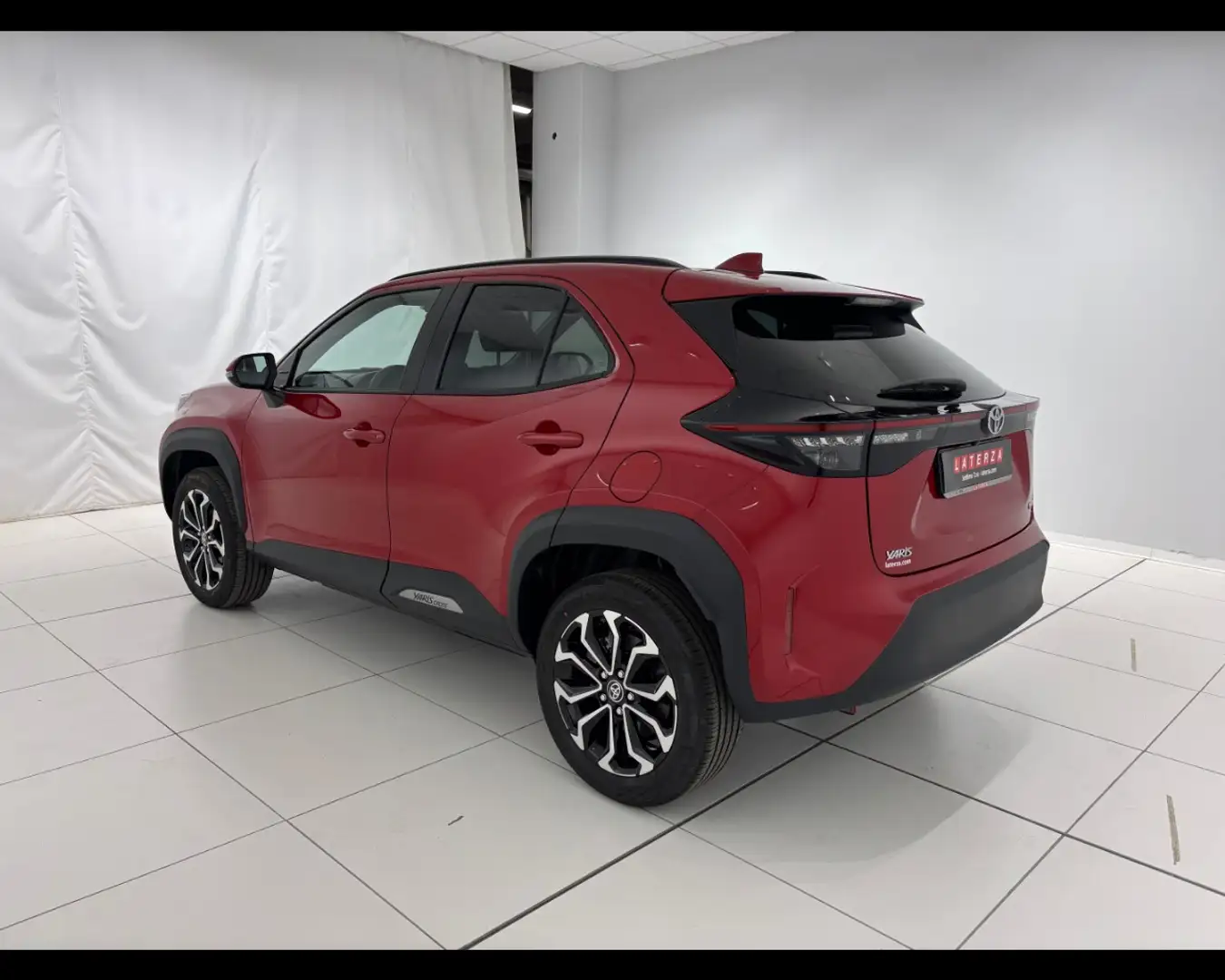 Toyota Yaris Cross 1.5 H Trend Rosso - 2