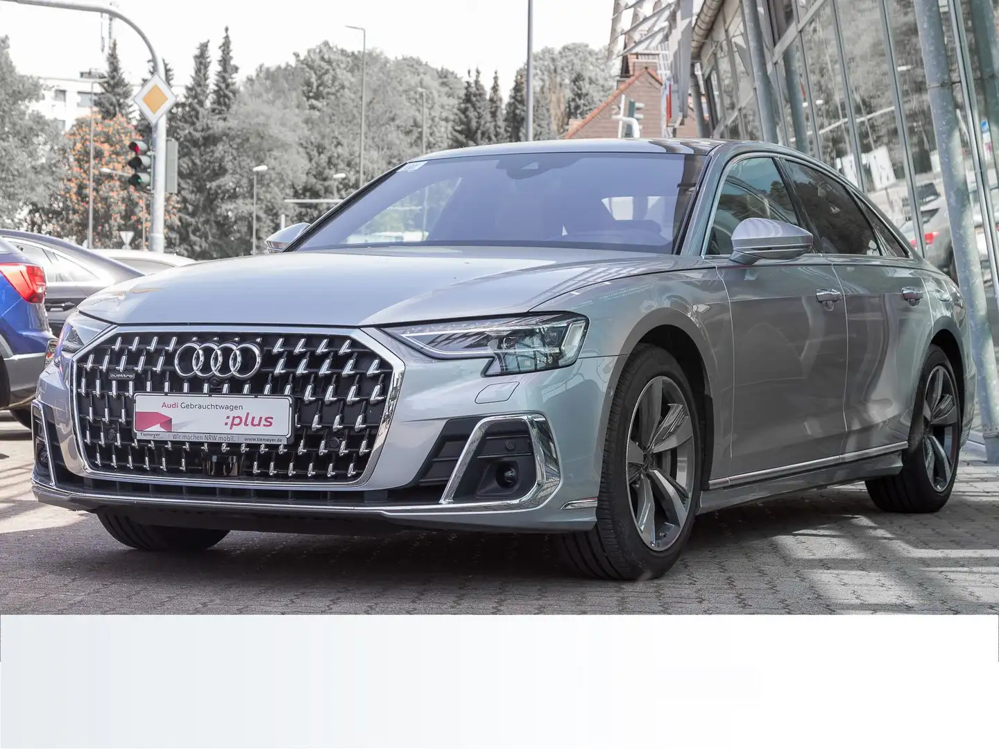 Audi A8 60 TFSIe Q NP156 HD-MATRIX BuO 360° TV PANO R Silber - 2