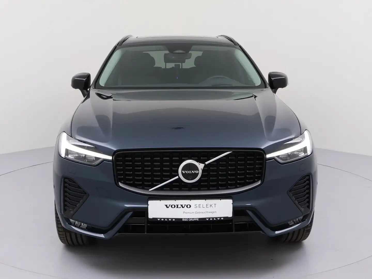 Volvo XC60 B5 Ultra Dark AWD FACEL. LED PANO 360° Blau - 2