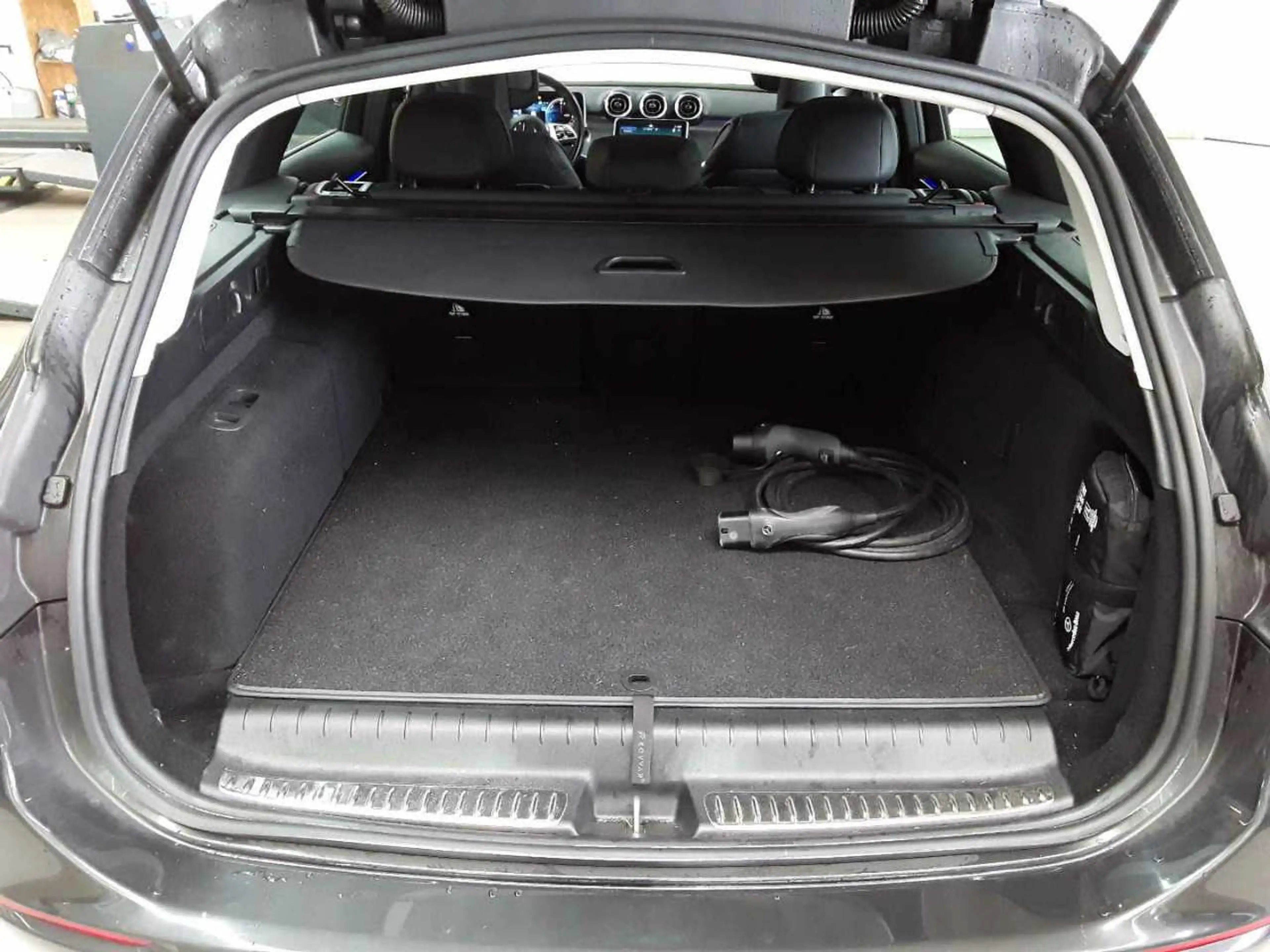 Mercedes-Benz C 300 C 300 e T-Ava AHK DIS Assi+ Sound KomfP — photo 15