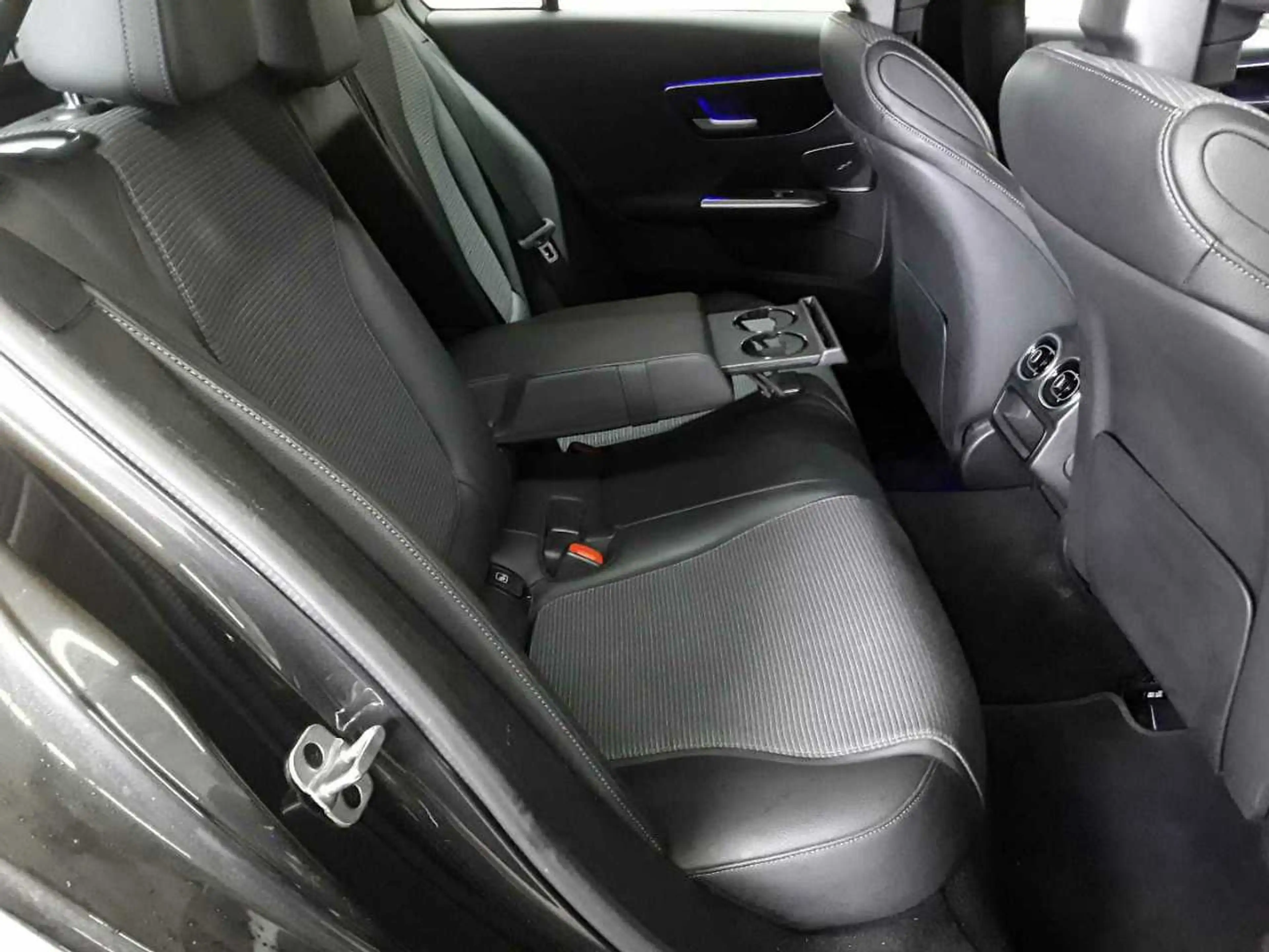 Mercedes-Benz C 300 C 300 e T-Ava AHK DIS Assi+ Sound KomfP — photo 14