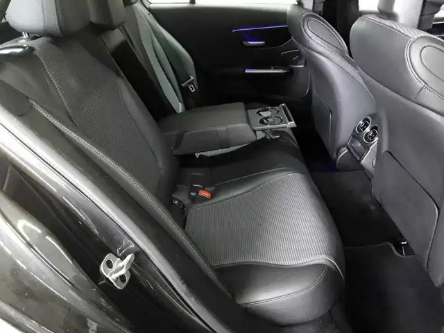 Mercedes-Benz C-Class view 14