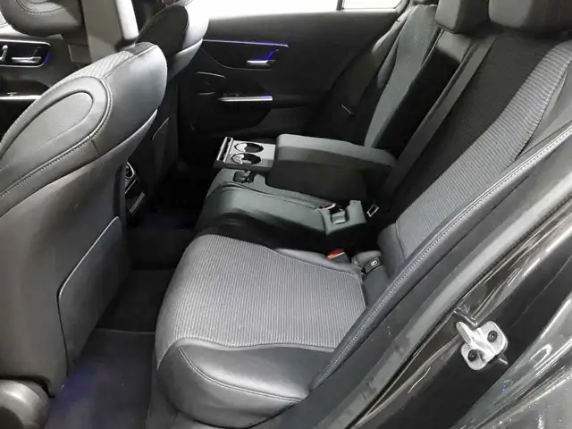Mercedes-Benz C-Class view 13