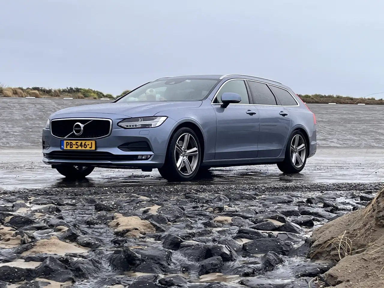 Volvo V90