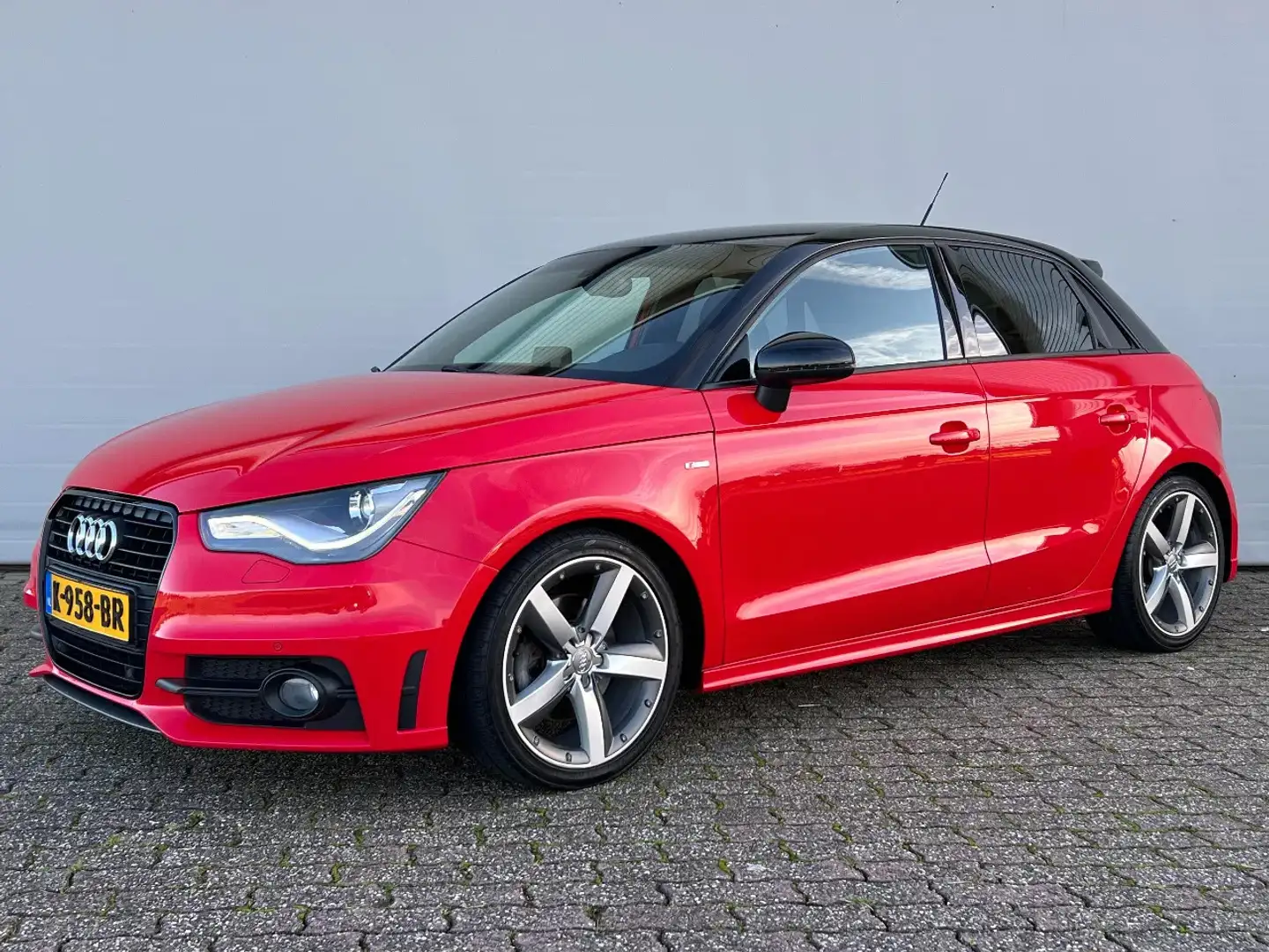 Audi A1 1.4 TFSI 122PK DSG | S-Line | Xenon | Clima | Navi Rouge - 1