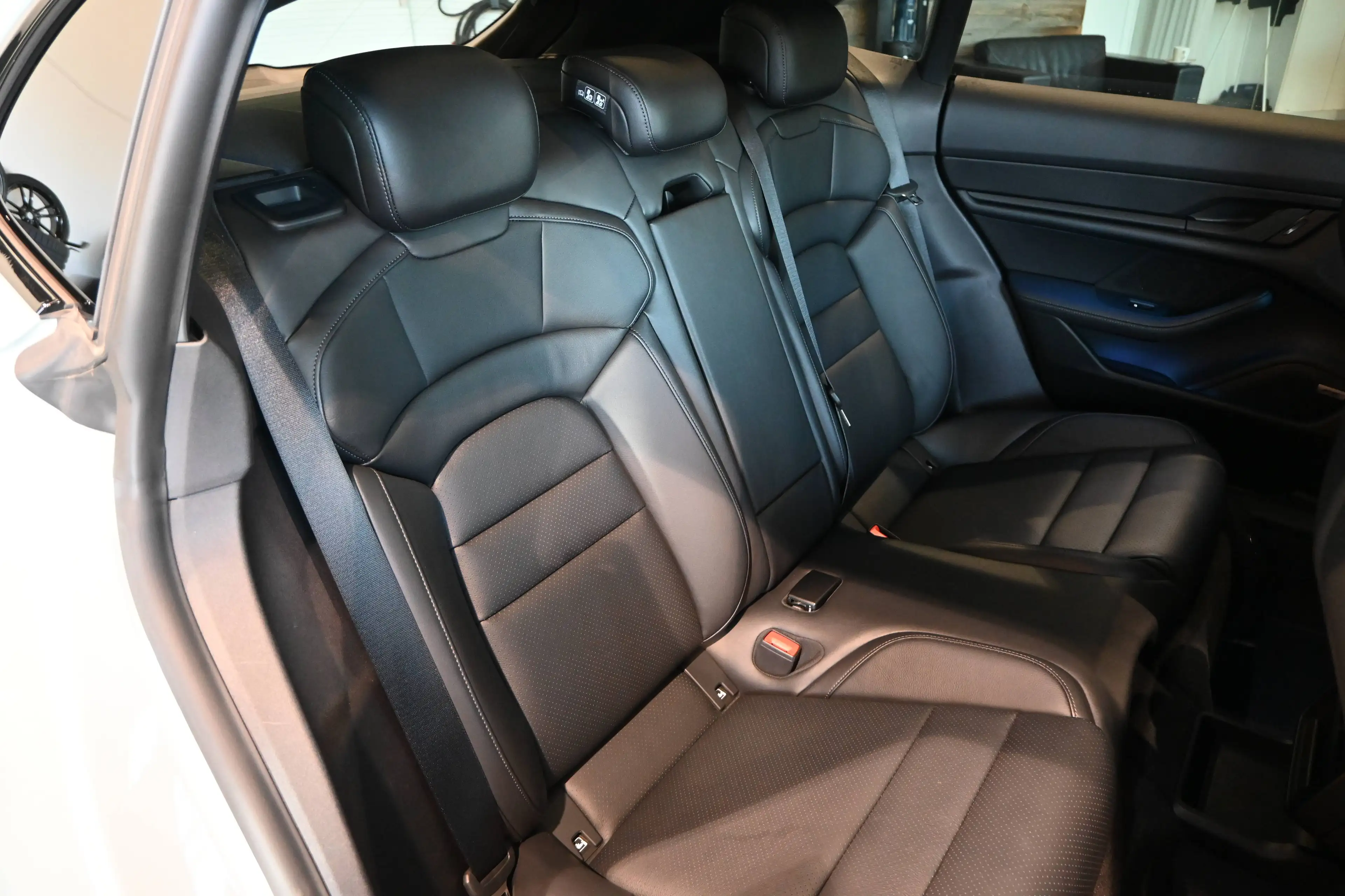 Porsche Taycan 4 Cross Turismo **PANO/BOSE/360°CAM/PASM/CHRONO/ACC/MEMORY** — photo 13