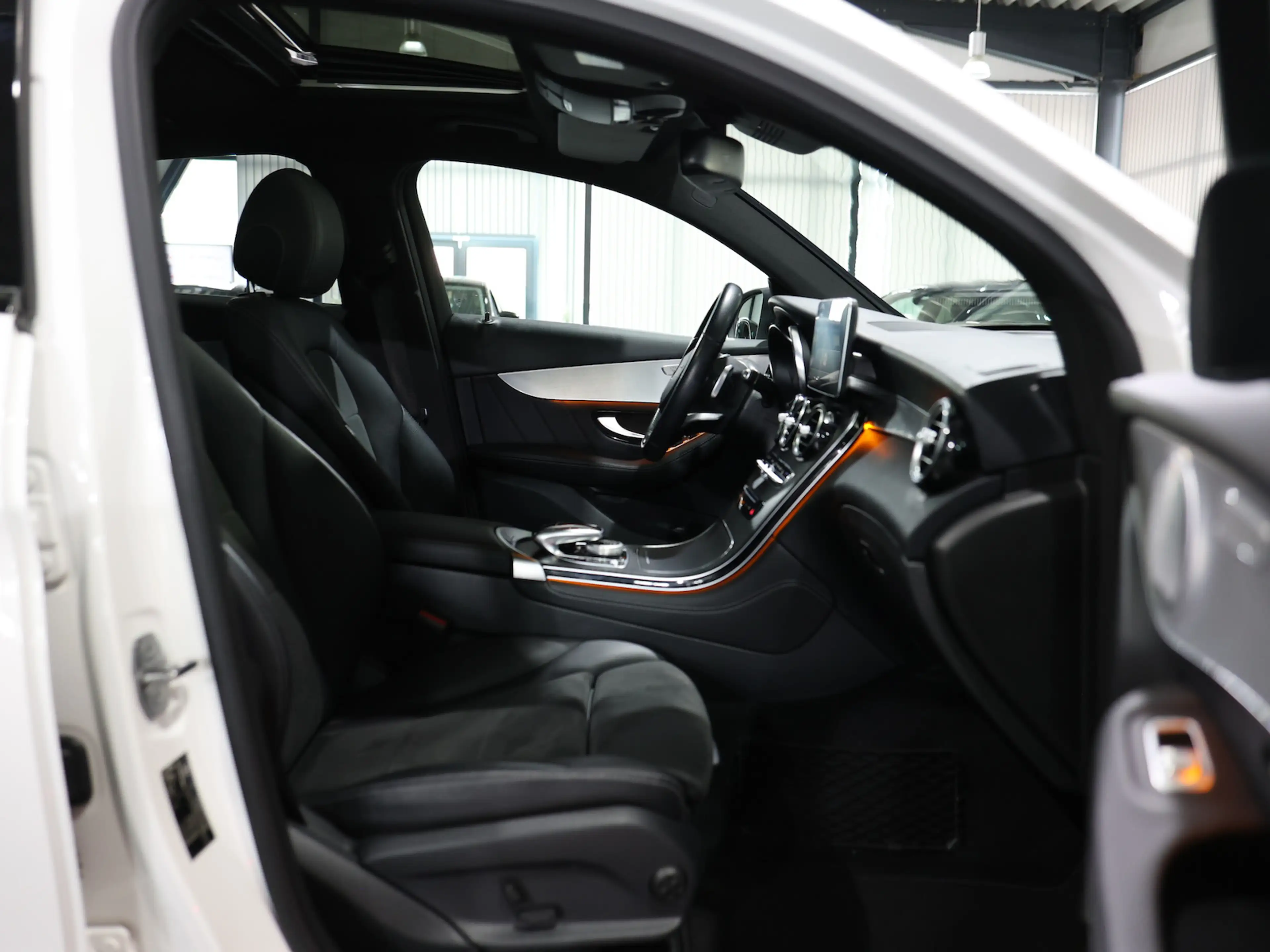 Mercedes-Benz GLC 250 COUPE 4M AMG-LINE SPORT SCHIEBEDACH, LED — photo 23